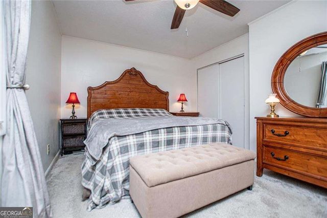 24 White Oak Drive, Carrollton, GA 30116