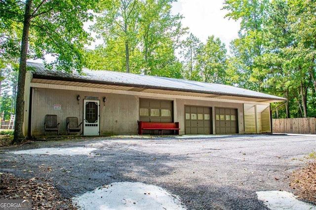 24 White Oak Drive, Carrollton, GA 30116