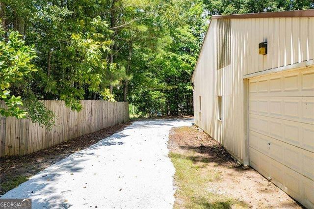 24 White Oak Drive, Carrollton, GA 30116