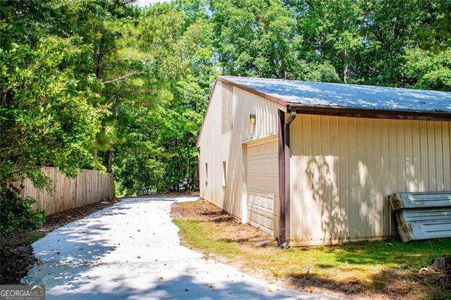 24 White Oak Drive, Carrollton, GA 30116