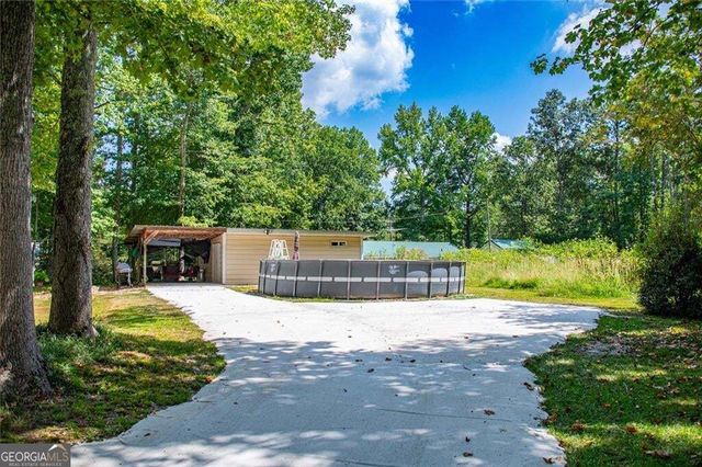 24 White Oak Drive, Carrollton, GA 30116