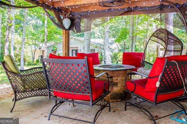 24 White Oak Drive, Carrollton, GA 30116
