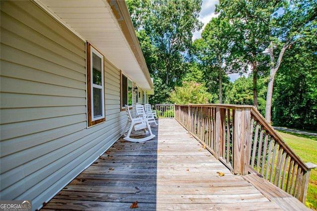 24 White Oak Drive, Carrollton, GA 30116