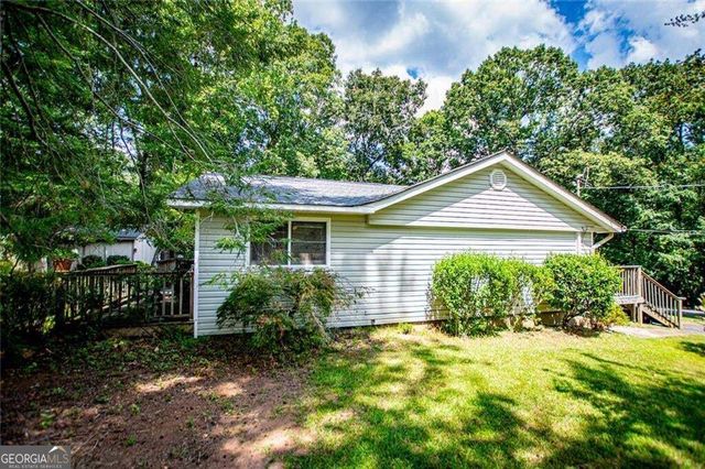 24 White Oak Drive, Carrollton, GA 30116