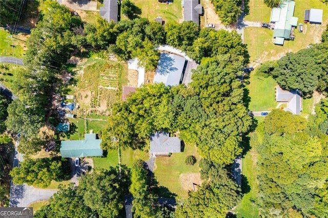 24 White Oak Drive, Carrollton, GA 30116