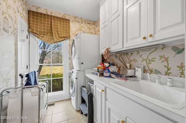 1107 Country Club Drive, Trent Woods, NC 28562