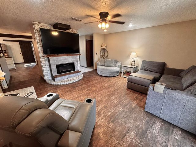 3908 Sides Street, Plainview, TX 79072