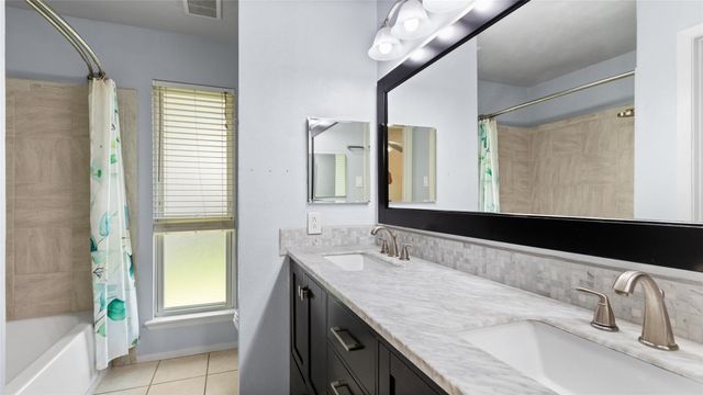 16830 Carrack Turn Drive, Friendswood, TX 77546