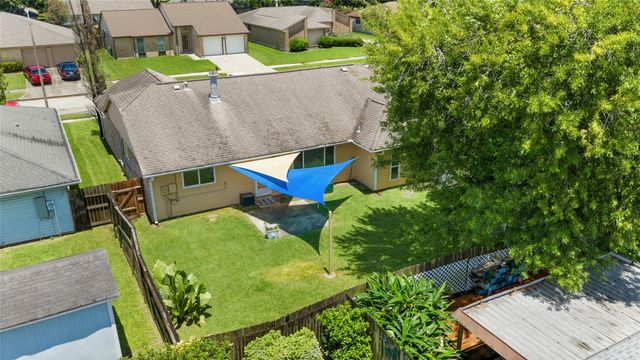 16830 Carrack Turn Drive, Friendswood, TX 77546