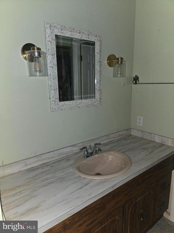 160 HUGHES AVE, Sellersville, PA 18960