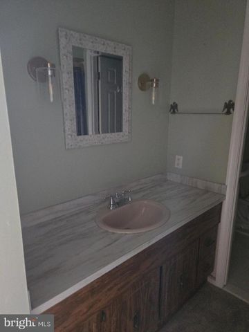 160 HUGHES AVE, Sellersville, PA 18960