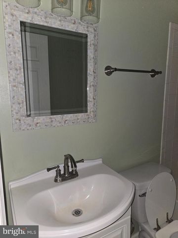 160 HUGHES AVE, Sellersville, PA 18960