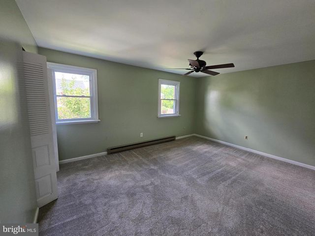 160 HUGHES AVE, Sellersville, PA 18960