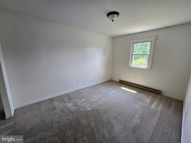160 HUGHES AVE, Sellersville, PA 18960