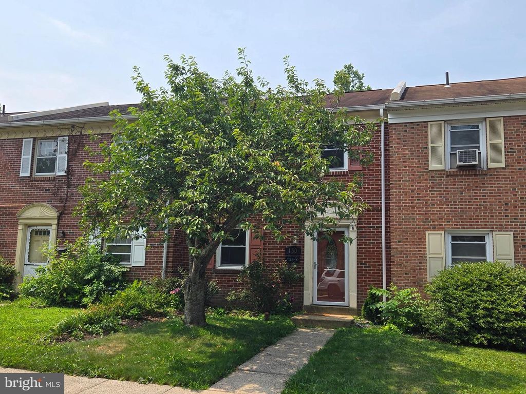 160 HUGHES AVE, Sellersville, PA 18960