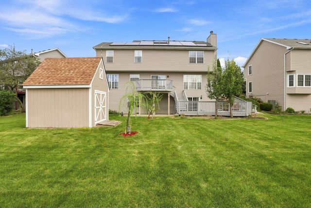 66 White Oak Drive, North Aurora, IL 60542