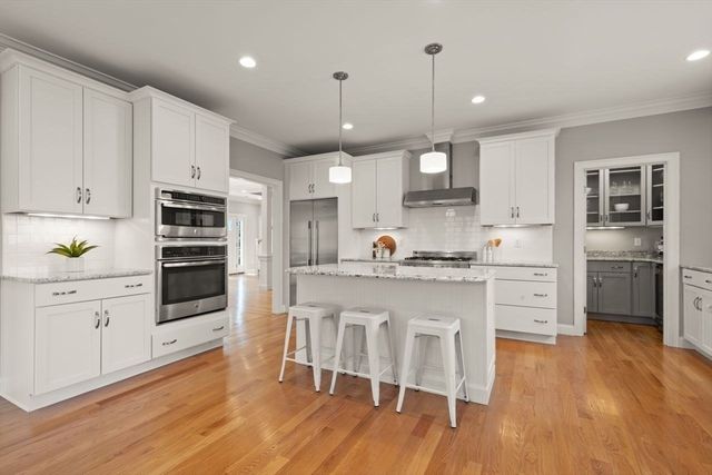 555 Lowell St, Lexington, MA 02420