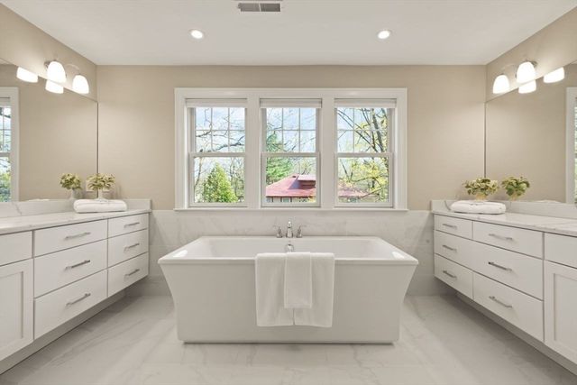 555 Lowell St, Lexington, MA 02420