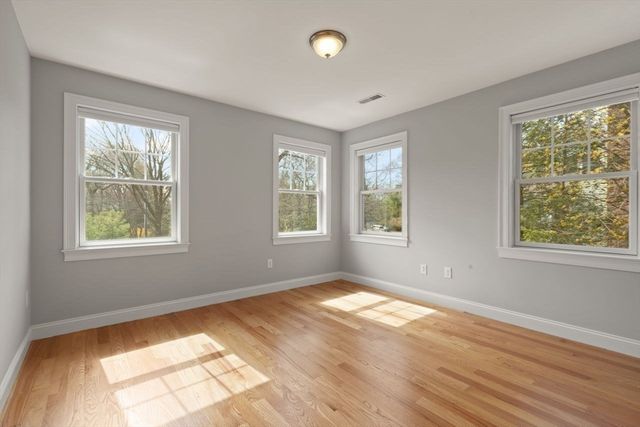 555 Lowell St, Lexington, MA 02420