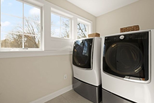 555 Lowell St, Lexington, MA 02420