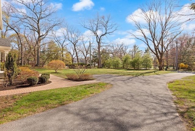 555 Lowell St, Lexington, MA 02420