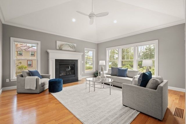 555 Lowell St, Lexington, MA 02420