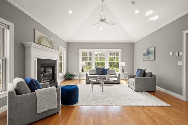 555 Lowell St, Lexington, MA 02420