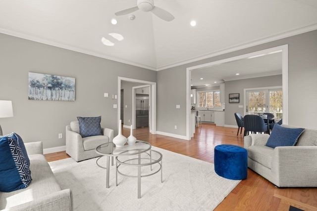 555 Lowell St, Lexington, MA 02420