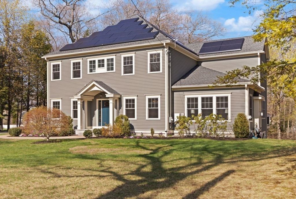 555 Lowell St, Lexington, MA 02420