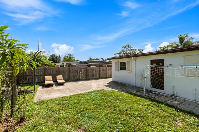 5581 CALICO Road, West Palm Beach, FL 33415