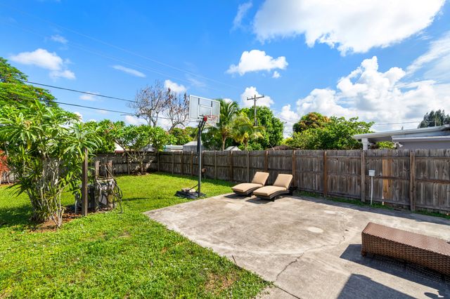 5581 CALICO Road, West Palm Beach, FL 33415