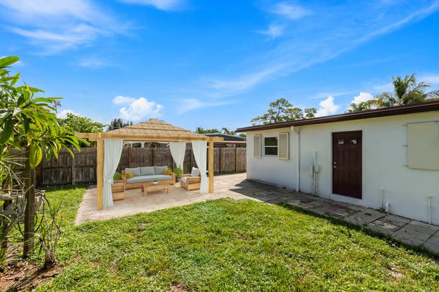 5581 CALICO Road, West Palm Beach, FL 33415