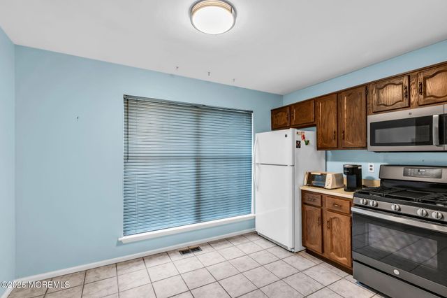 302 Bent Trail 1261, Toms River, NJ 08753