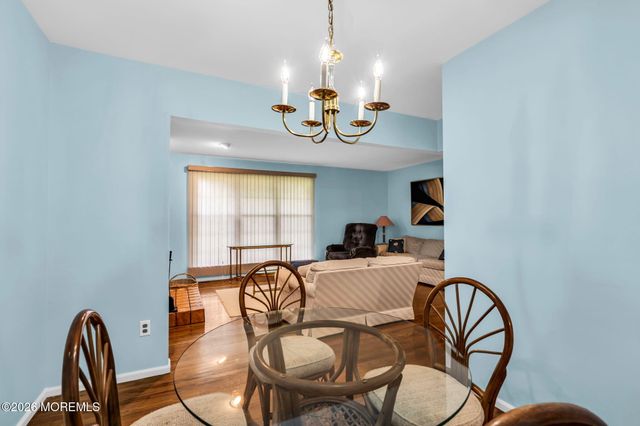 302 Bent Trail 1261, Toms River, NJ 08753