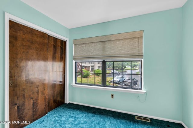 302 Bent Trail 1261, Toms River, NJ 08753