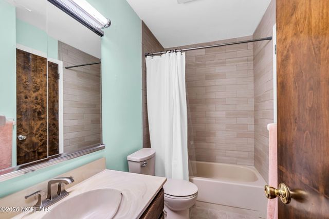 302 Bent Trail 1261, Toms River, NJ 08753