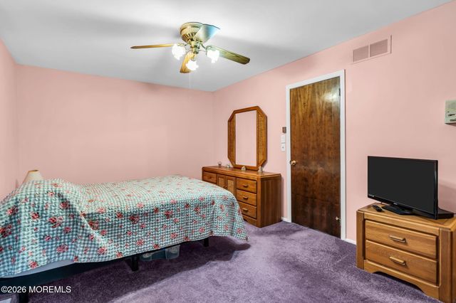 302 Bent Trail 1261, Toms River, NJ 08753
