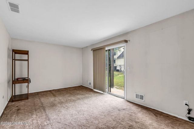 302 Bent Trail 1261, Toms River, NJ 08753