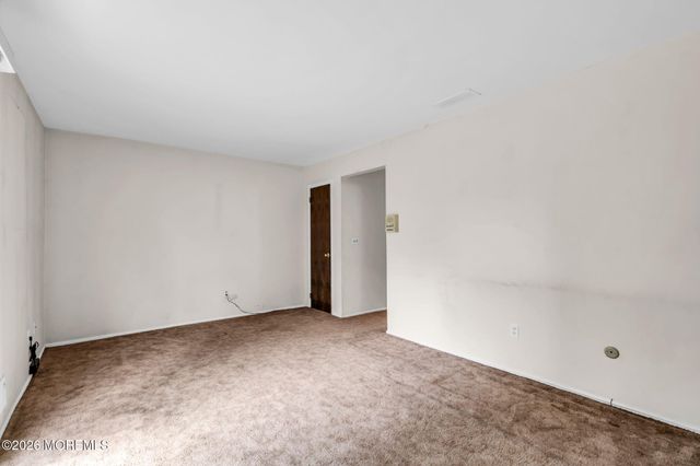 302 Bent Trail 1261, Toms River, NJ 08753