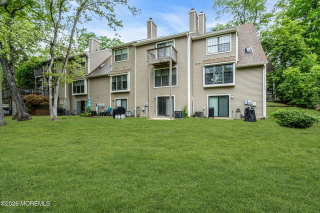 302 Bent Trail 1261, Toms River, NJ 08753