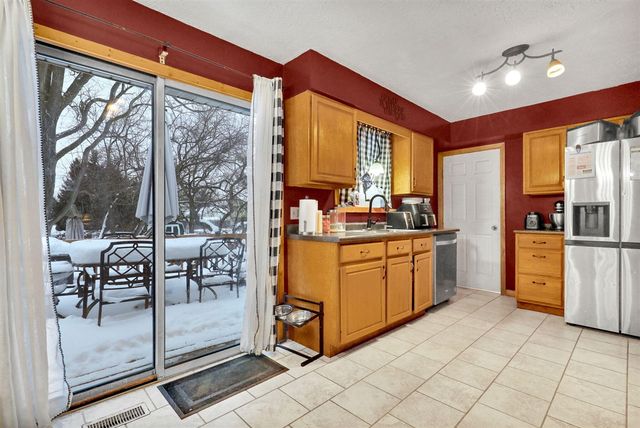 2520 Lanier Court, Lansing, MI 48911