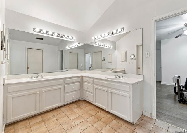 10142 Mollylea Dr, Baton Rouge, LA 70815