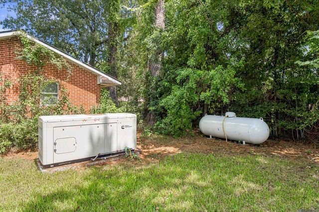 10142 Mollylea Dr, Baton Rouge, LA 70815