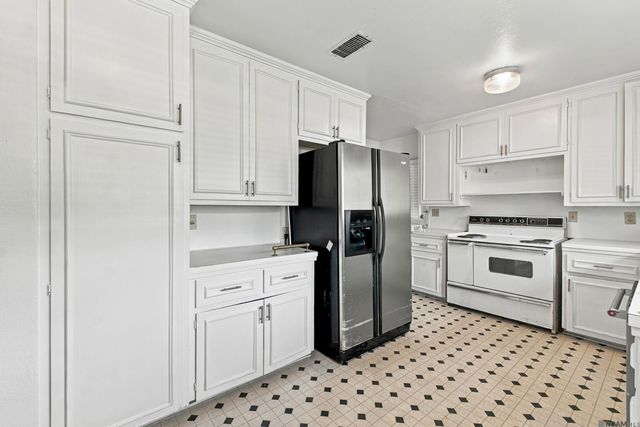 10142 Mollylea Dr, Baton Rouge, LA 70815