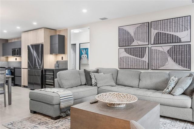 425 NE 25th Street, Wilton Manors, FL 33305