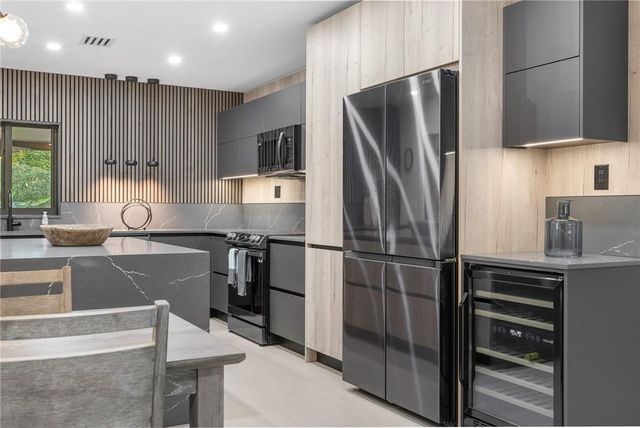 425 NE 25th Street, Wilton Manors, FL 33305