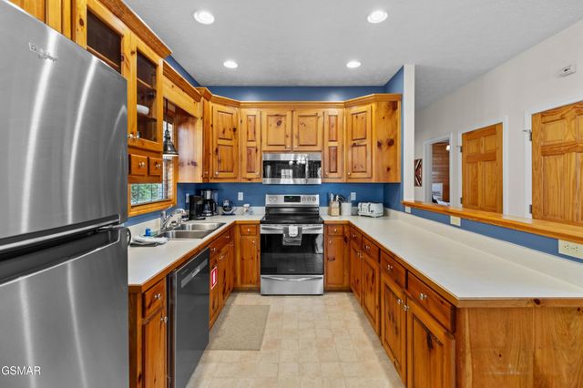 2133 Duck Pond Lane, Sevierville, TN 37876