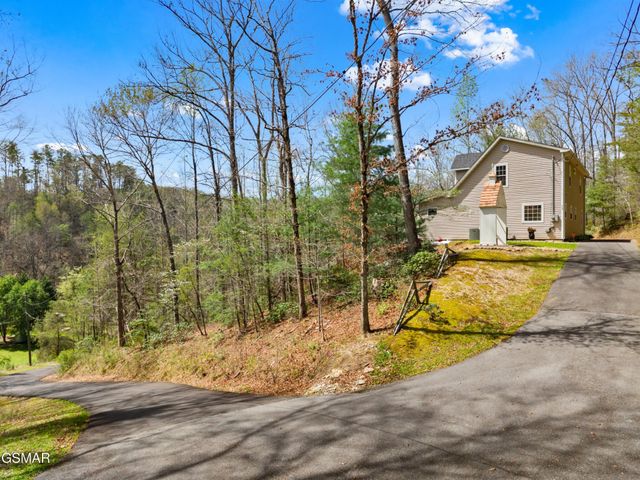2133 Duck Pond Lane, Sevierville, TN 37876