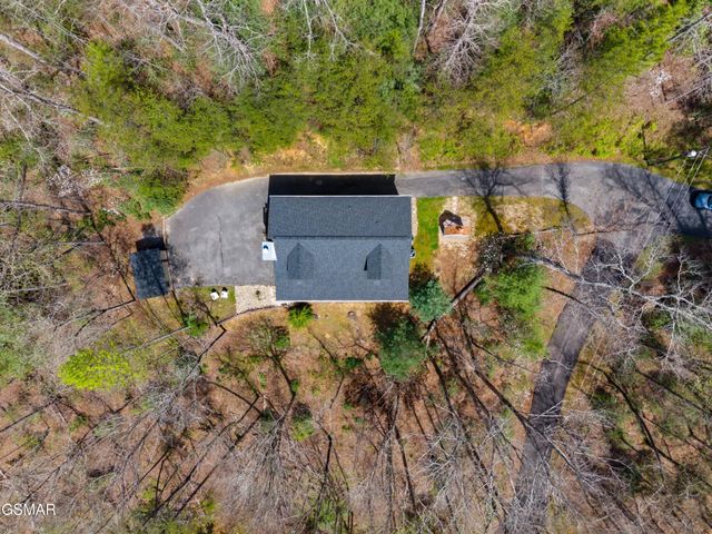 2133 Duck Pond Lane, Sevierville, TN 37876