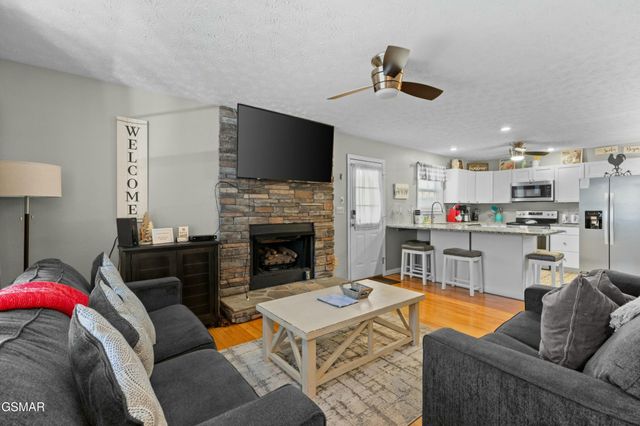2133 Duck Pond Lane, Sevierville, TN 37876